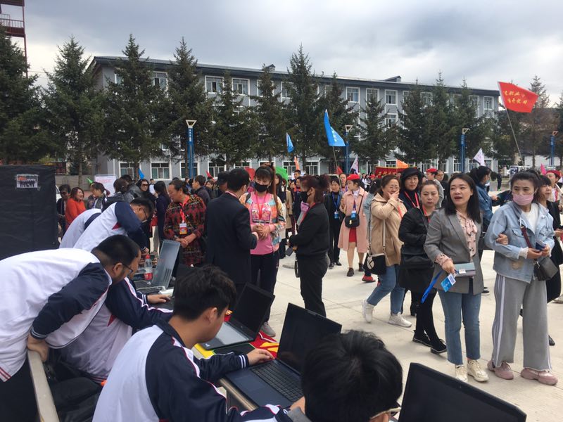 “校园开放日”活动 “校园开放日”活动