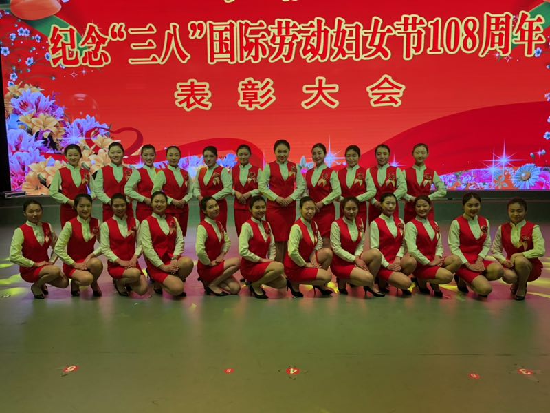旅游商务学院高铁专业学生为我市大型活动提供志愿服务 旅游商务学院高铁专业学生为我市大型活动提供志愿服务