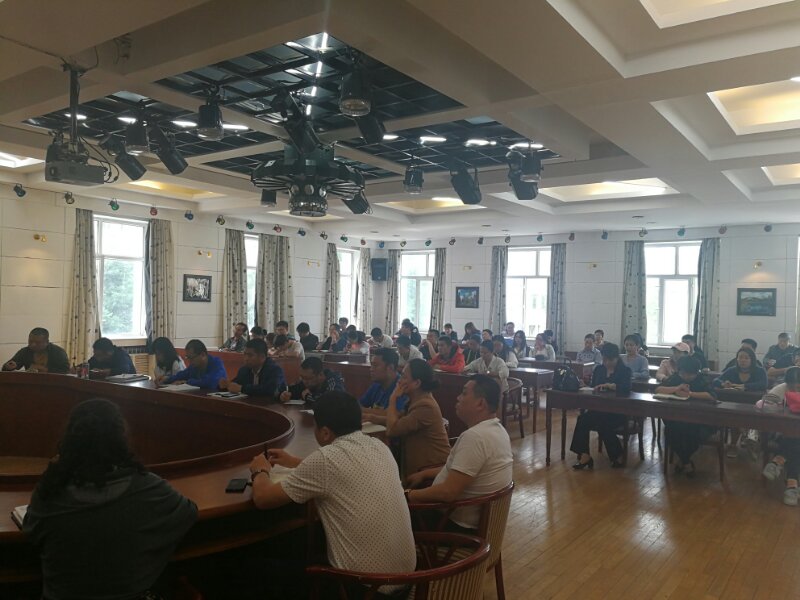 我校学生处召开本学期学生工作总结会议 我校学生处召开本学期学生工作总结会议