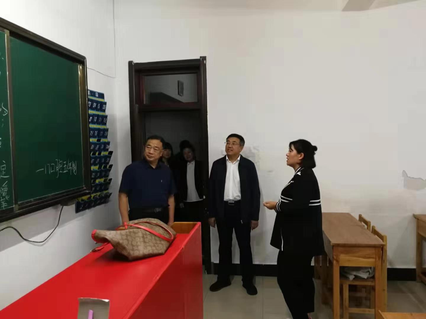 学校领导深入学生一线走访慰问 学校领导深入学生一线走访慰问