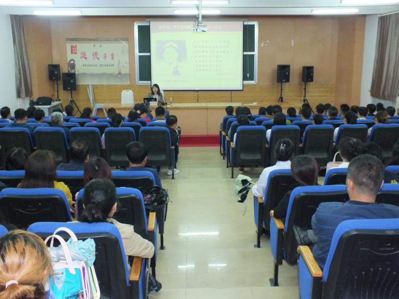 省高校工委讲师团成员到我院开展“全省高校师生学习新思想同上一堂课”宣讲活动 省高校工委讲师团成员到我院开展“全省高校师生学习新思想同上一堂课”宣讲活动