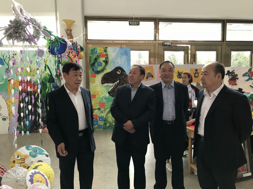 坚守教育梦想,演绎师范风采! 坚守教育梦想,演绎师范风采!
